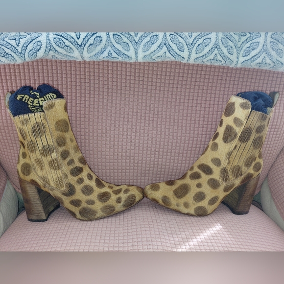 Freebird by Steven Cheetah Print Heeled Boots - Picture 5 of 8